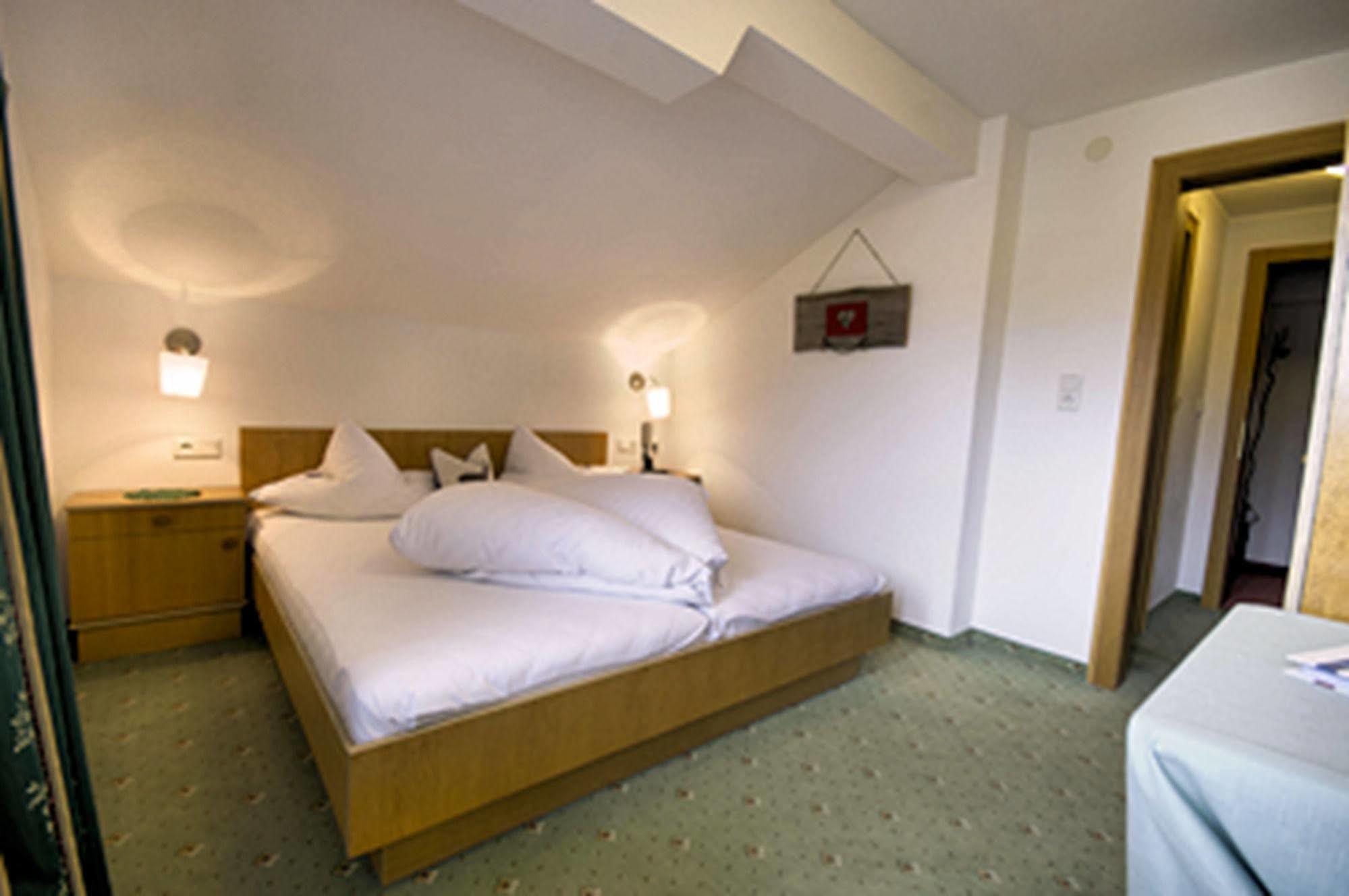 Gaestehaus Hackl Sautens Exterior foto